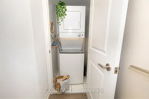 30 Meadowglen Place W Toronto ON M1G 0A6