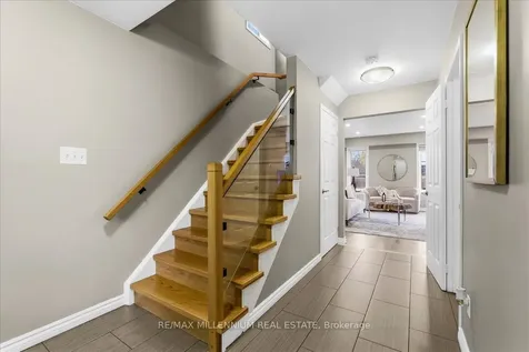 214 Graburn Avenue Oshawa ON L1H 3B1