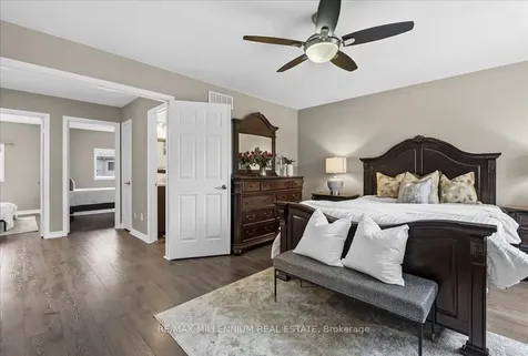 214 Graburn Avenue Oshawa ON L1H 3B1