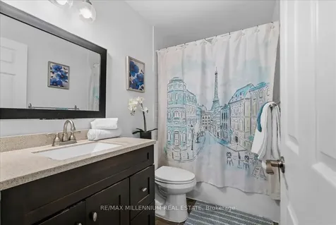 214 Graburn Avenue Oshawa ON L1H 3B1