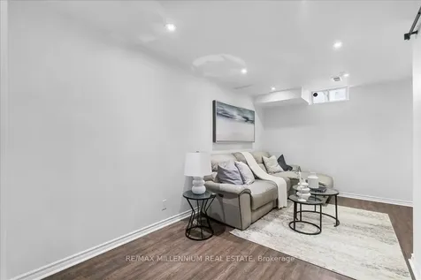 214 Graburn Avenue Oshawa ON L1H 3B1