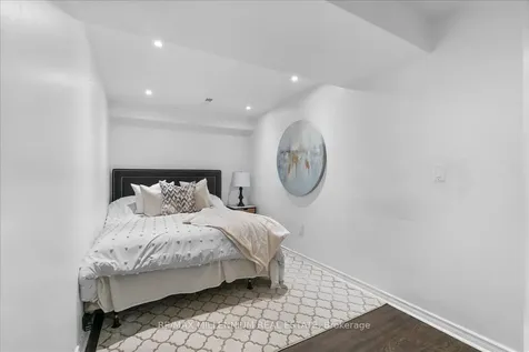 214 Graburn Avenue Oshawa ON L1H 3B1