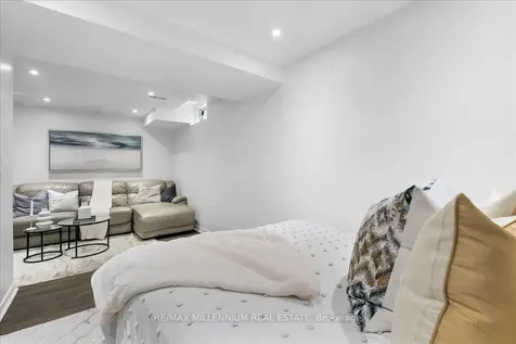 214 Graburn Avenue Oshawa ON L1H 3B1