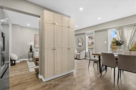 214 Graburn Avenue Oshawa ON L1H 3B1
