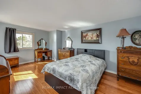 820 Bennett Crescent Oshawa ON L1K 1V4