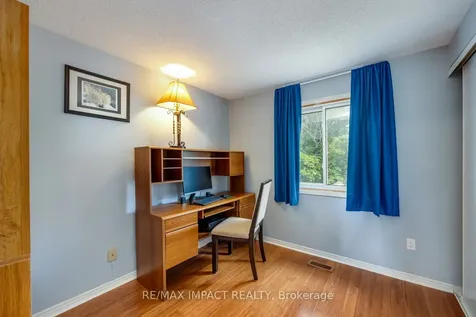 820 Bennett Crescent Oshawa ON L1K 1V4