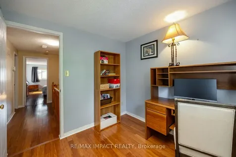 820 Bennett Crescent Oshawa ON L1K 1V4