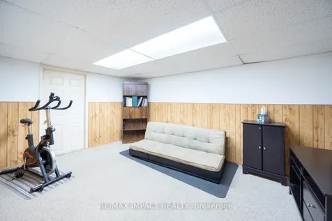 820 Bennett Crescent Oshawa ON L1K 1V4