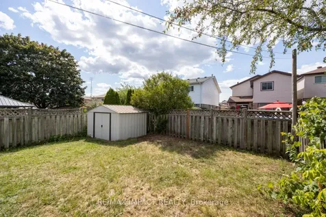 820 Bennett Crescent Oshawa ON L1K 1V4