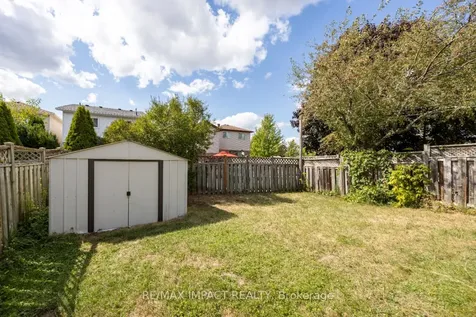 820 Bennett Crescent Oshawa ON L1K 1V4