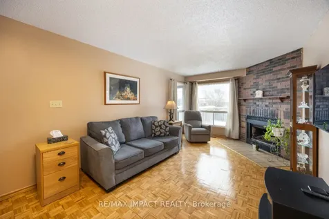 820 Bennett Crescent Oshawa ON L1K 1V4