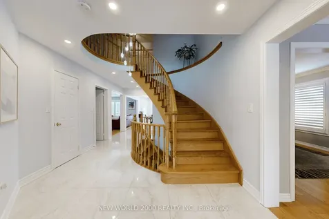 7 Finnegan Place Whitby ON L1R 2G2