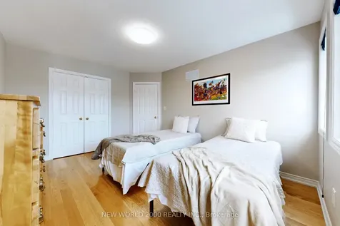 7 Finnegan Place Whitby ON L1R 2G2