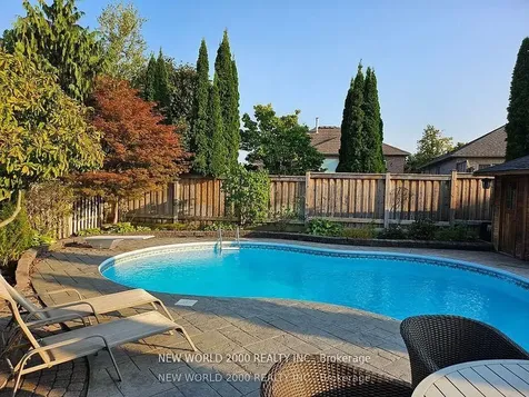 7 Finnegan Place Whitby ON L1R 2G2