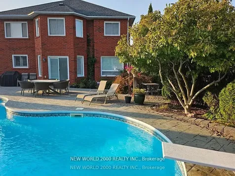 7 Finnegan Place Whitby ON L1R 2G2