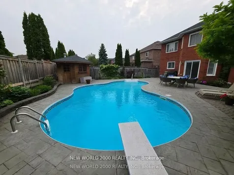 7 Finnegan Place Whitby ON L1R 2G2