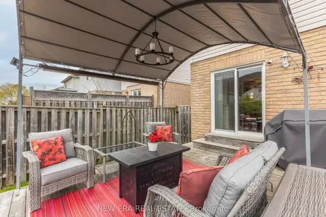 7 Catkins Crescent Whitby ON L1R 3A2