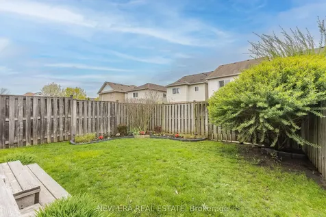 7 Catkins Crescent Whitby ON L1R 3A2