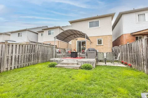 7 Catkins Crescent Whitby ON L1R 3A2