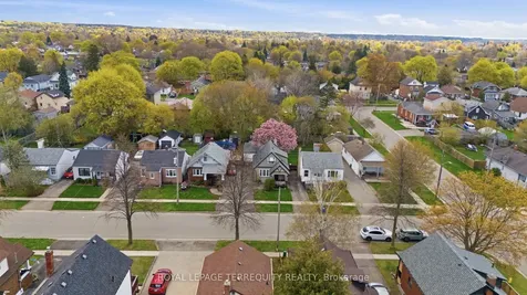 253 Oshawa Boulevard S Oshawa ON L1H 5R6