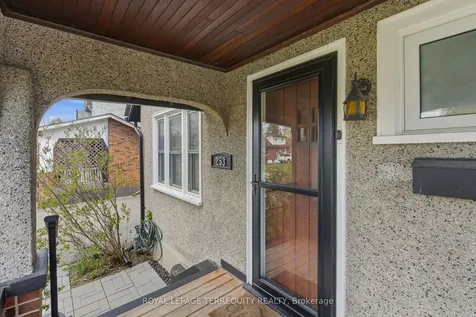 253 Oshawa Boulevard S Oshawa ON L1H 5R6