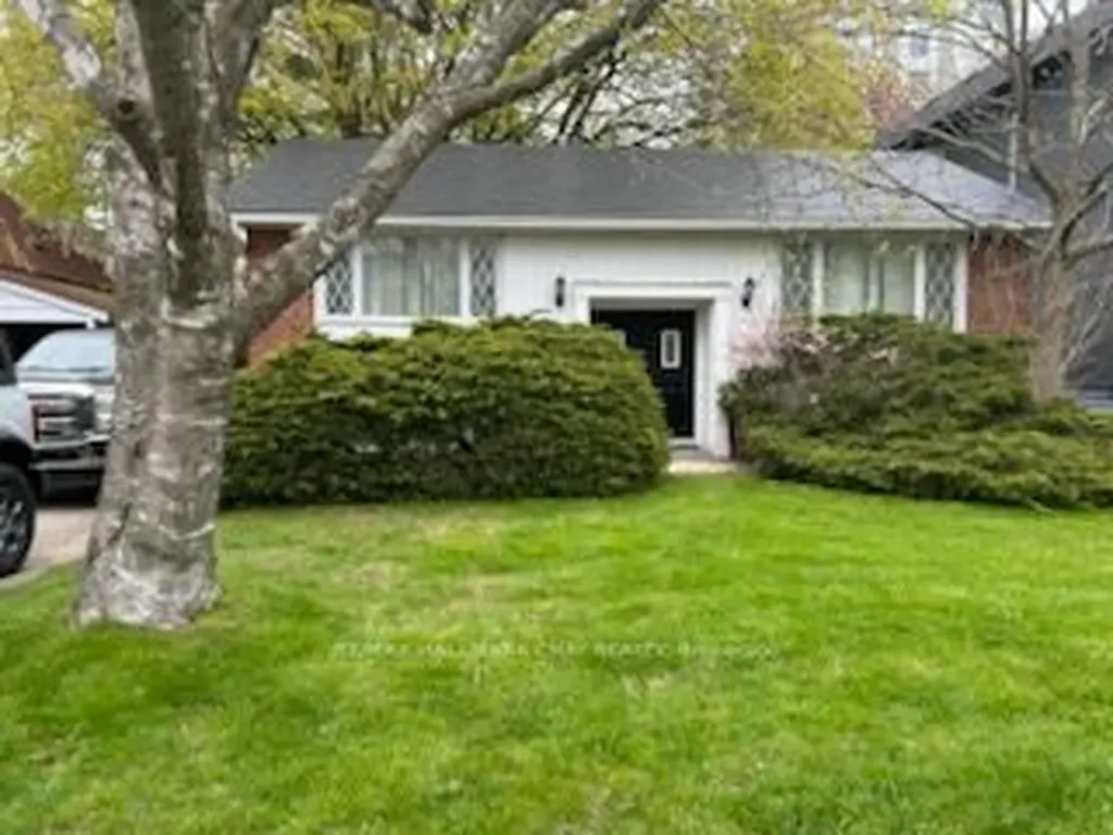 27 Elfreda Boulevard Toronto ON M1L 4L5