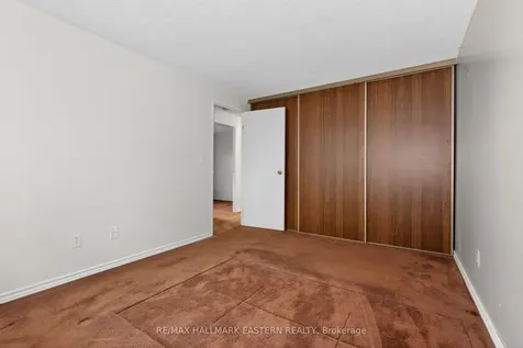 1121 Norman Crescent Oshawa ON L1H 7W9