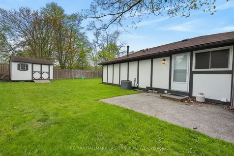 1121 Norman Crescent Oshawa ON L1H 7W9