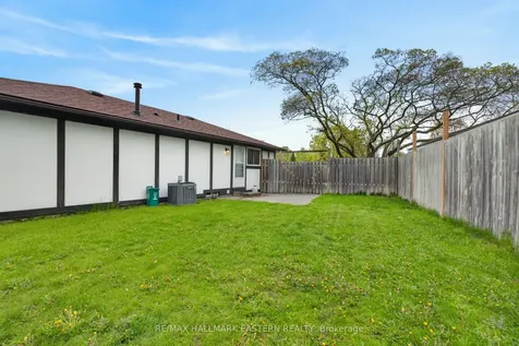 1121 Norman Crescent Oshawa ON L1H 7W9