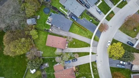 1121 Norman Crescent Oshawa ON L1H 7W9