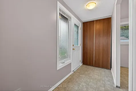 1121 Norman Crescent Oshawa ON L1H 7W9