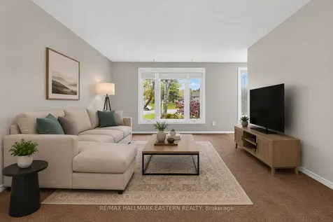 1121 Norman Crescent Oshawa ON L1H 7W9