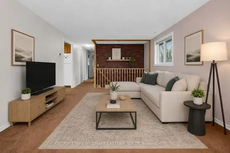 1121 Norman Crescent Oshawa ON L1H 7W9