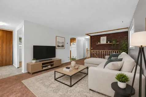 1121 Norman Crescent Oshawa ON L1H 7W9