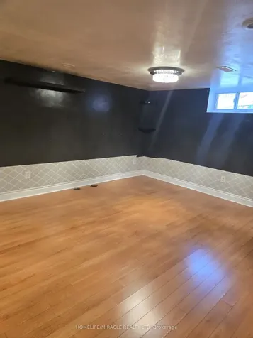25 Chandler Drive Toronto ON M1G 1Z1