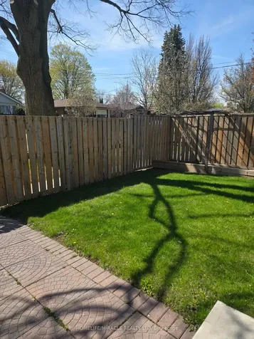 25 Chandler Drive Toronto ON M1G 1Z1