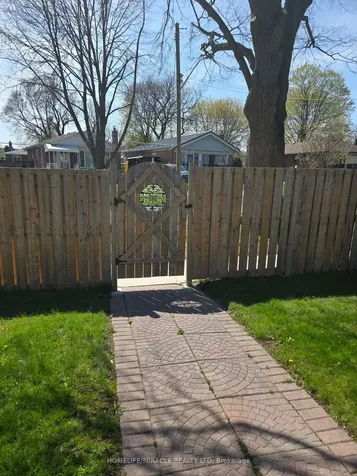 25 Chandler Drive Toronto ON M1G 1Z1