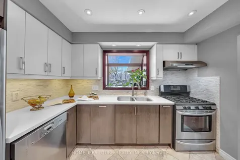 86 Robinson Crescent Whitby ON L1N 6W5