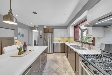 86 Robinson Crescent Whitby ON L1N 6W5