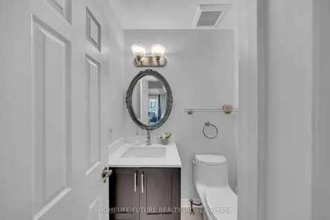 86 Robinson Crescent Whitby ON L1N 6W5