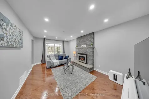 86 Robinson Crescent Whitby ON L1N 6W5