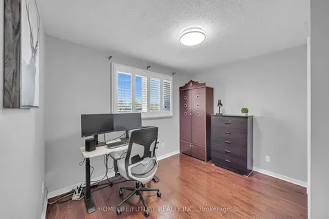 86 Robinson Crescent Whitby ON L1N 6W5