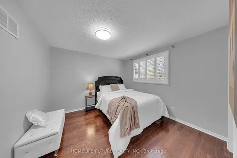86 Robinson Crescent Whitby ON L1N 6W5