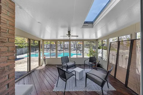 86 Robinson Crescent Whitby ON L1N 6W5