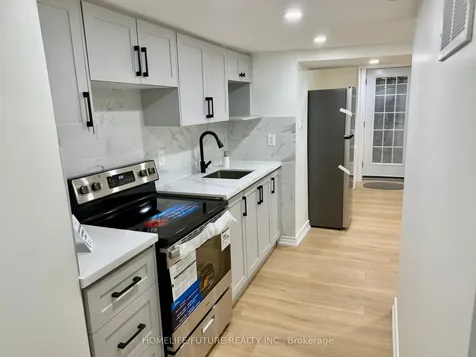 86 Robinson Crescent Whitby ON L1N 6W5