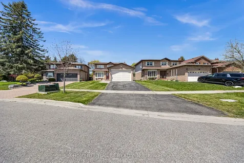 86 Robinson Crescent Whitby ON L1N 6W5
