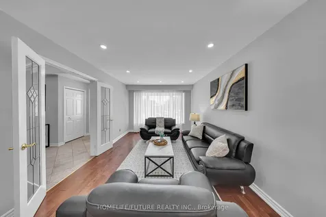 86 Robinson Crescent Whitby ON L1N 6W5