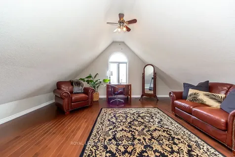 101 Kingswood Drive Clarington ON L1E 1G3