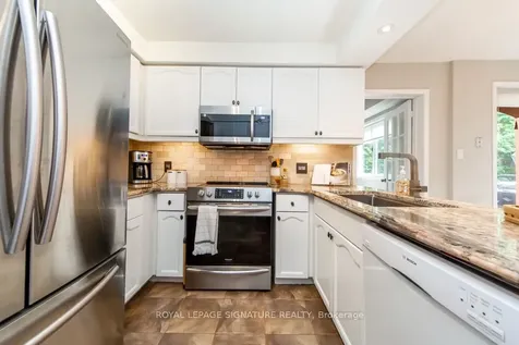 101 Kingswood Drive Clarington ON L1E 1G3