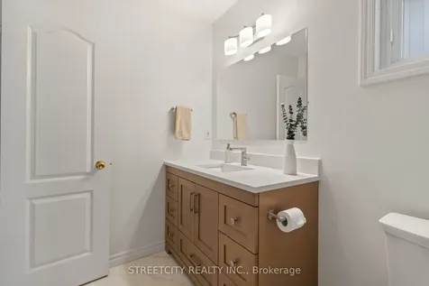 8 Shipley Avenue Clarington ON L1B 1M6
